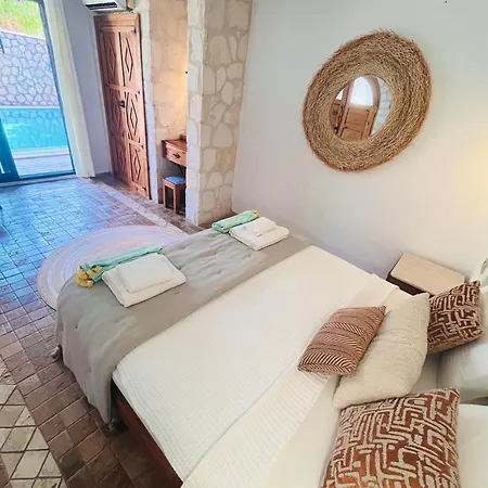 Villa Kucuk Kalkan - 2 Bedroom Villa, Private Pool, Stunning Views *